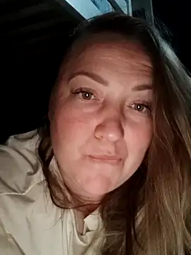 Kiss Eva online show from October 8, 9:01 pm