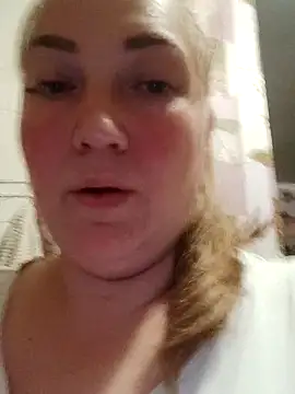 Kiss Eva online show from November 11, 6:08 pm