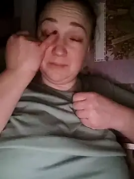 Kiss Eva online show from January 5, 5:27 pm