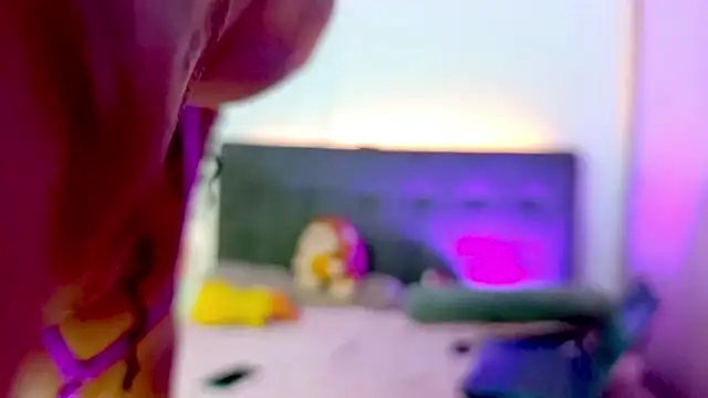 Snapshot of raven_stonee chatting on February 16, 11:56 pm raven stonee online show from February 16, 11:56 pm