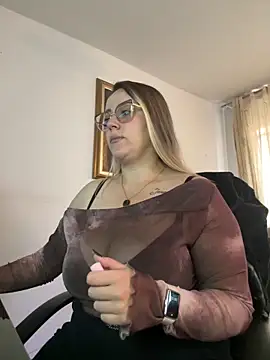 CurvyLust x online show from May 21, 1:51 pm