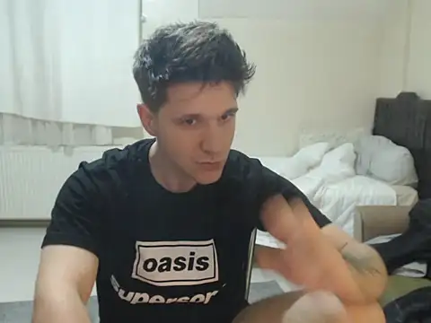 Snapshot of 2handsomemann chatting on May 21, 8:16 pm 2handsomemann online show from May 21, 8:16 pm