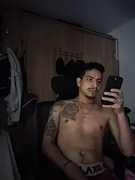 Snapshot of Juann-cock chatting on July 14, 9:42 pm Juann-cock online show from July 14, 9:42 pm