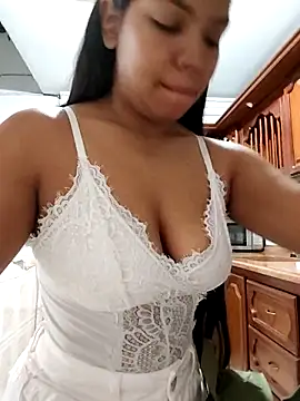 CloeeHills  online show from September 14, 8:57 am