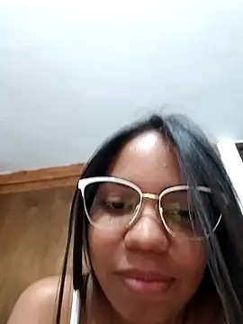 CloeeHills  online show from October 1, 4:29 am