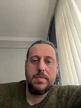 Snapshot of paleron34 chatting on February 14, 8:11 am paleron34 online show from February 14, 8:11 am