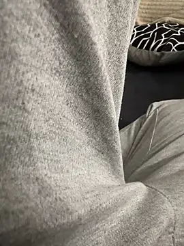 Snapshot of paleron34 chatting on February 20, 10:32 pm paleron34 online show from February 20, 10:32 pm