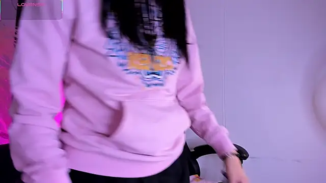 ShaunaDream online show from February 20, 4:42 am