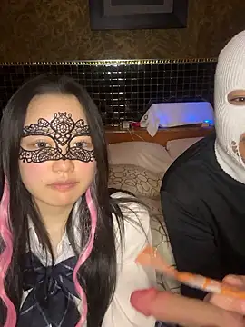 Snapshot of NENEandOJI chatting on December 16, 1:16 pm NENEandOJI online show from December 16, 1:16 pm