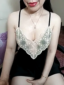 Snapshot of Moona_heny chatting on April 16, 12:17 pm Moona heny online show from April 16, 12:17 pm