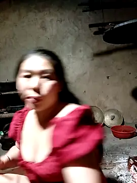 Snapshot of quynhkoolbae chatting on October 14, 11:44 am quynhkoolbae online show from October 14, 11:44 am