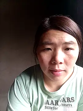 Snapshot of quynhkoolbae chatting on November 6, 12:44 am quynhkoolbae online show from November 6, 12:44 am