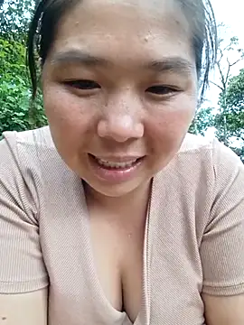 Snapshot of quynhkoolbae chatting on June 15, 11:12 am quynhkoolbae online show from June 15, 11:12 am