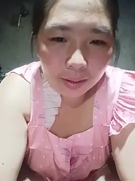 Snapshot of quynhkoolbae chatting on July 11, 1:47 pm quynhkoolbae online show from July 11, 1:47 pm