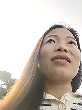 Snapshot of Annaacutee chatting on October 17, 11:51 pm Annaacutee online show from October 17, 11:51 pm