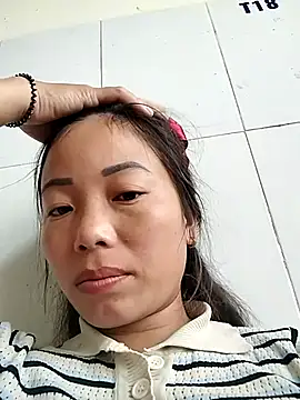 Snapshot of Annaacutee chatting on October 19, 1:17 am Annaacutee online show from October 19, 1:17 am