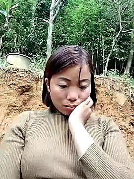 Snapshot of Annaacutee chatting on November 15, 8:11 am Annaacutee online show from November 15, 8:11 am