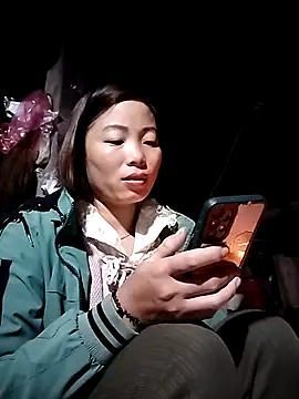 Snapshot of Annaacutee chatting on November 19, 10:32 pm Annaacutee online show from November 19, 10:32 pm