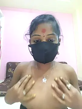 Snapshot of mounika26 chatting on September 28, 8:31 am mounika26 online show from September 28, 8:31 am