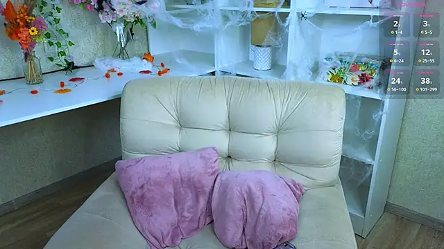 TraciMyntti online show from October 24, 1:13 am