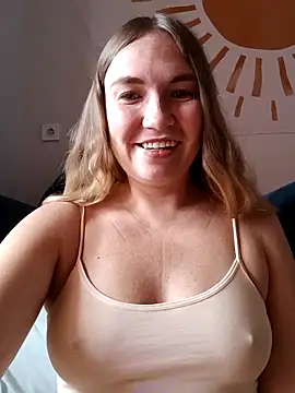 Snapshot of KisaVixen chatting on October 9, 8:34 am KisaVixen online show from October 9, 8:34 am