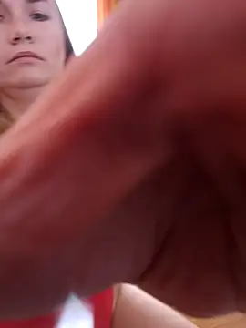 Snapshot of KisaVixen chatting on October 19, 9:10 am KisaVixen online show from October 19, 9:10 am