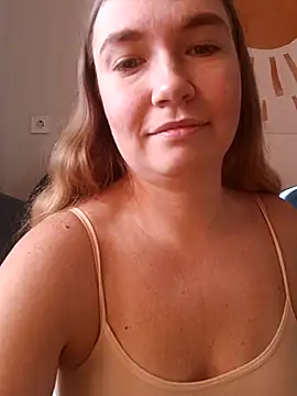 Snapshot of KisaVixen chatting on October 25, 6:54 am KisaVixen online show from October 25, 6:54 am