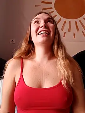 Snapshot of KisaVixen chatting on November 26, 9:32 am KisaVixen online show from November 26, 9:32 am