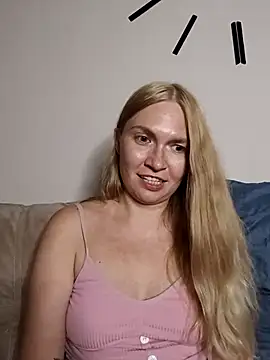 KisaVixen online show from July 18, 9:40 pm
