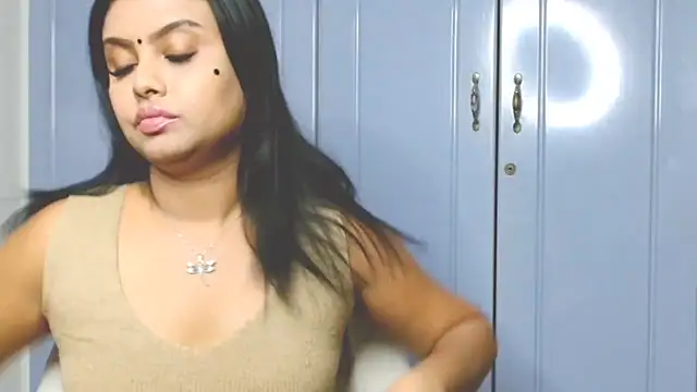 Snapshot of Indian_GlowingMiax chatting on October 22, 5:45 pm Indian GlowingMiax online show from October 22, 5:45 pm