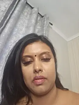 Snapshot of Indian_GlowingMiax chatting on November 21, 4:33 am Indian GlowingMiax online show from November 21, 4:33 am