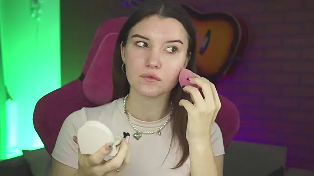 Snapshot of AgataWillis chatting on November 8, 2:34 am AgataWillis online show from November 8, 2:34 am