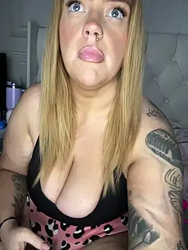 MysteriousMylaX online show from December 20, 6:15 pm