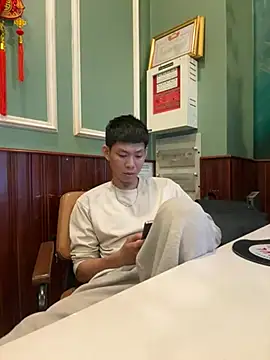 linh21107 online show from April 10, 12:21 pm