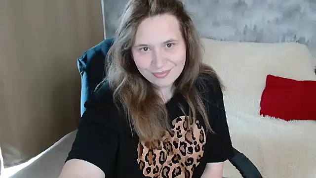AdelinaLawson online show from June 6, 5:45 am