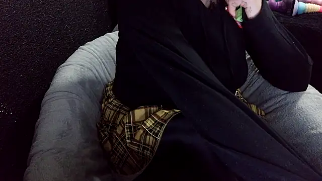 fetishslut4u online show from October 5, 5:39 am