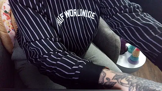 fetishslut4u online show from November 1, 9:39 pm