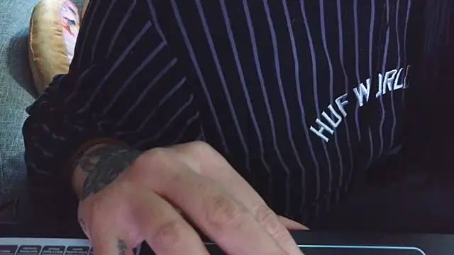 fetishslut4u online show from November 6, 7:04 pm