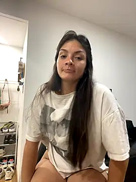 Snapshot of Danielaeliana chatting on November 23, 3:28 am Danielaeliana online show from November 23, 3:28 am