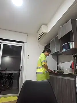 Snapshot of Danielaeliana chatting on November 28, 12:57 am Danielaeliana online show from November 28, 12:57 am