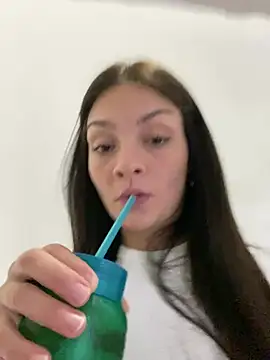 Snapshot of Danielaeliana chatting on February 23, 2:20 am Danielaeliana online show from February 23, 2:20 am