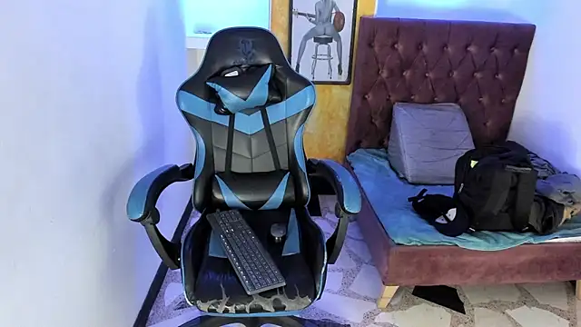 alison moon7 online show from November 28, 11:46 am