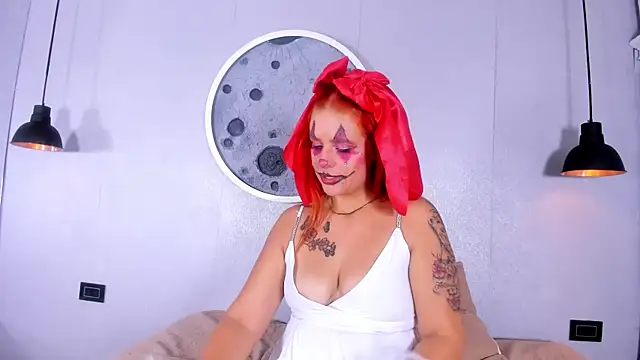 Roxy Medina online show from October 31, 4:24 am