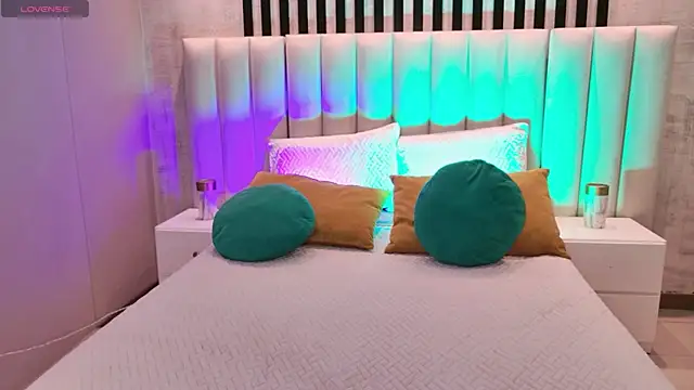 AprilRhodes  online show from October 26, 6:47 pm