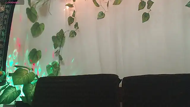 Snapshot of MysticNight_ chatting on October 24, 1:35 am MysticNight  online show from October 24, 1:35 am