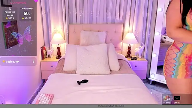 Salmavalentino online show from February 13, 1:23 am