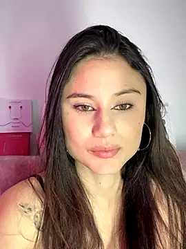 Snapshot of VioletaLorette chatting on October 21, 3:40 am VioletaLorette online show from October 21, 3:40 am