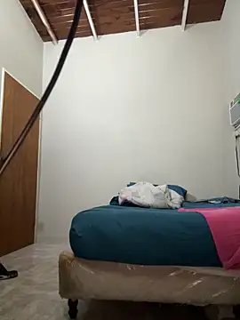 Snapshot of Diabloproducciones chatting on February 10, 10:30 am Diabloproducciones online show from February 10, 10:30 am