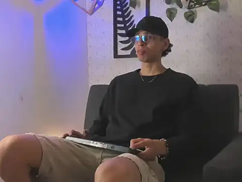 nicolai drake online show from October 23, 4:12 am