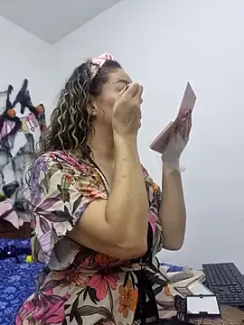 Nina vallon online show from October 17, 10:40 am